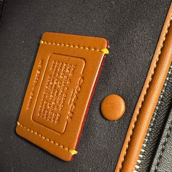 Coach Empire 28 in Loved Leather - Picture 3 of 5